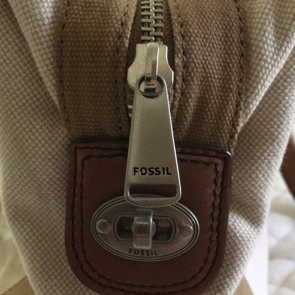 FOSSIL Purse - Picture 7 of 16